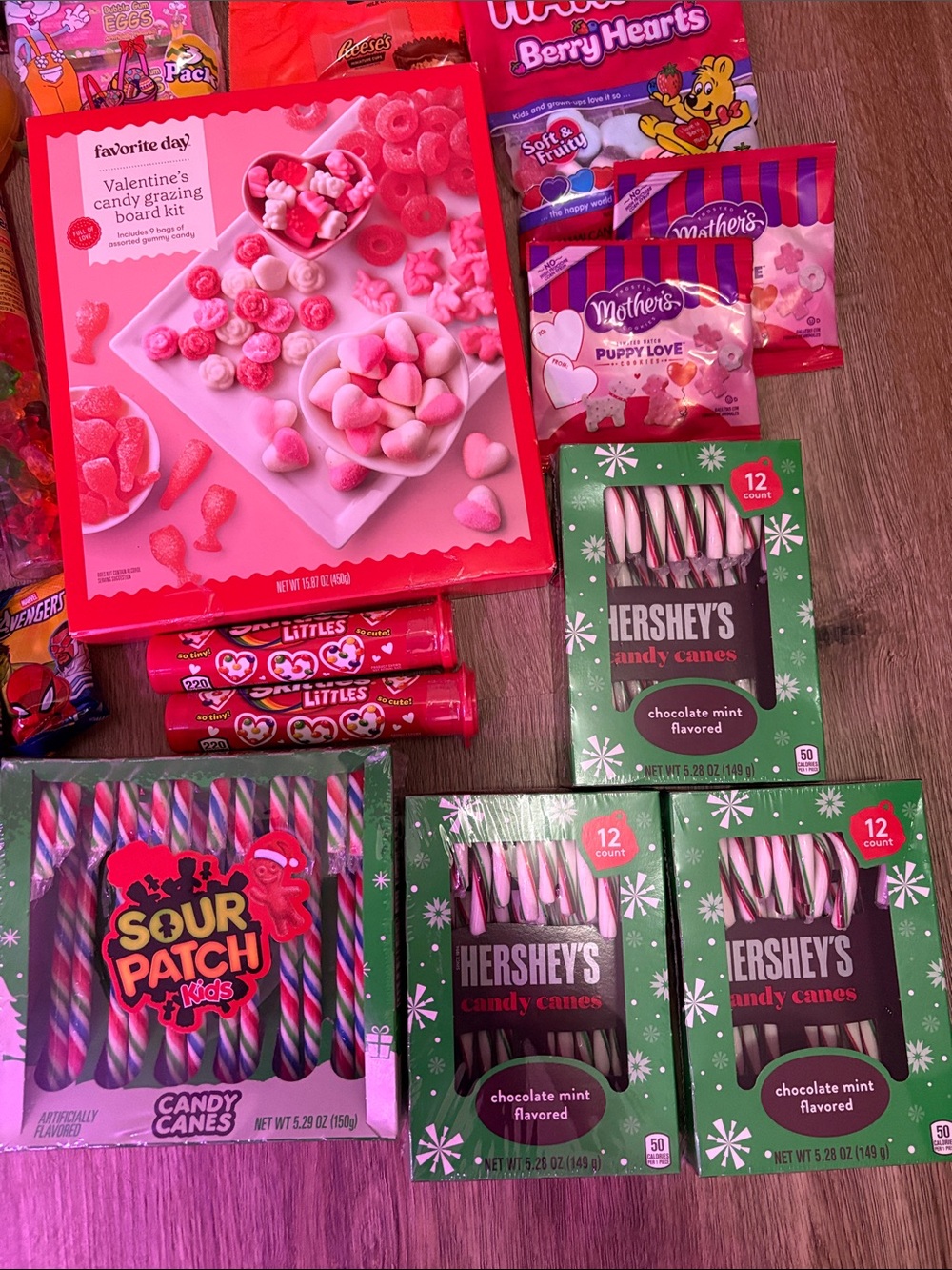 Assorted Candy - Picture 3 of 12
